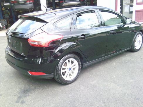 Used 2016 Ford Focus SE image 4