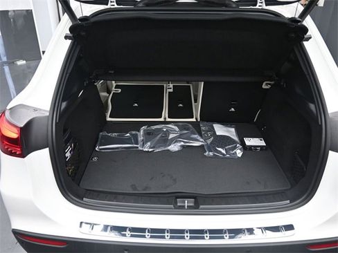 New 2025 Mercedes-Benz GLA 250 image 24