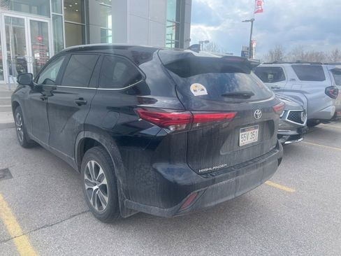 Used 2023 Toyota Highlander XLE image 9