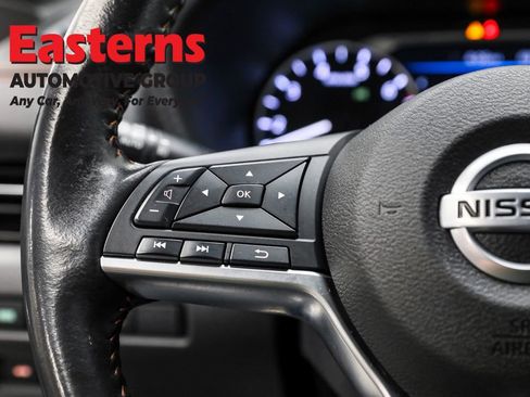 Used 2023 Nissan Sentra SR w/ Trunk Package image 15