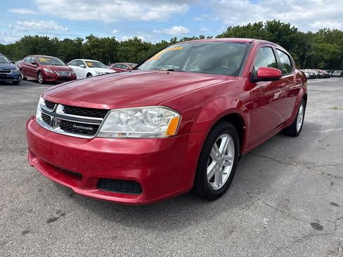 Used 2011 Dodge Avenger Mainstreet FWD image 2