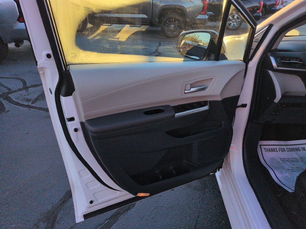 Certified 2023 Toyota Sienna XLE FWD image 10