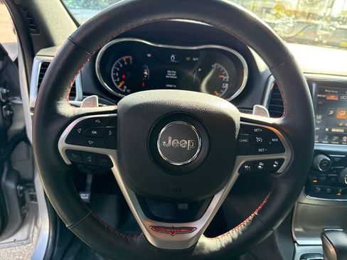Used 2017 Jeep Grand Cherokee Trailhawk w/ Trailhawk Luxury Group AWD/4WD image 22