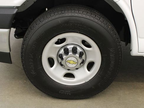 Used 2025 Chevrolet Express 3500 LT w/ LT Preferred Equipment Group image 26