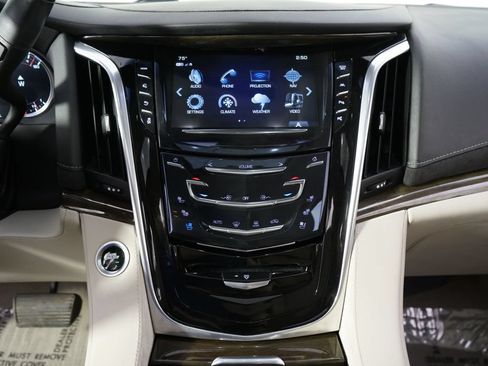 Used 2019 Cadillac Escalade Premium Luxury AWD/4WD image 28
