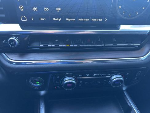 Used 2023 GMC Sierra 1500 SLT w/ SLT Premium Package image 4