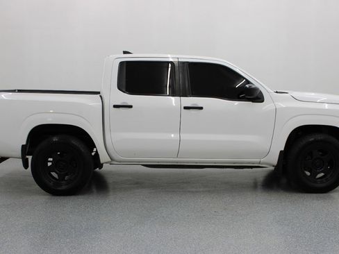 Used 2022 Nissan Frontier S w/ Technology Package AWD/4WD image 2