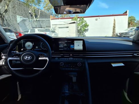 New 2025 Hyundai Elantra SEL image 16