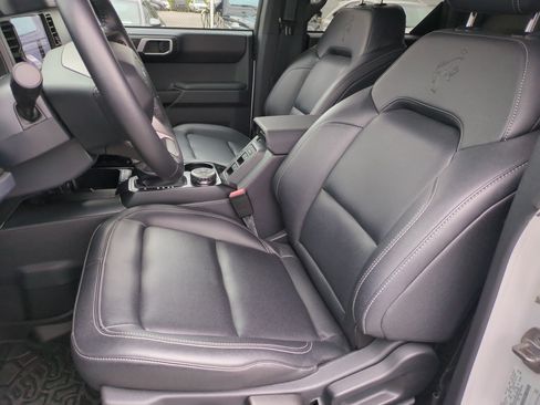 Used 2025 Ford Bronco Badlands AWD/4WD image 14