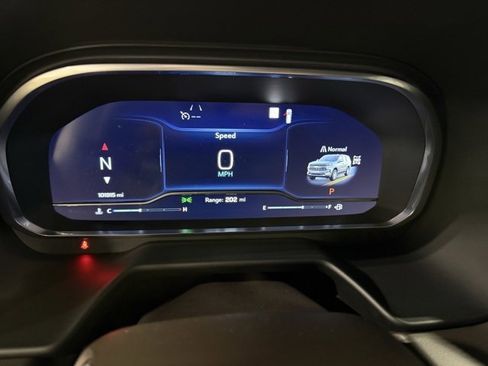 Used 2022 Chevrolet Tahoe LT w/ Luxury Package image 16