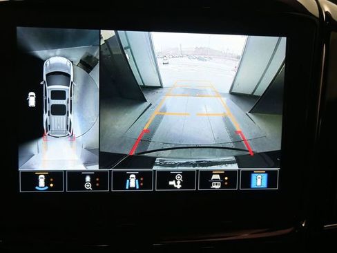 Used 2022 Chevrolet Traverse RS image 15