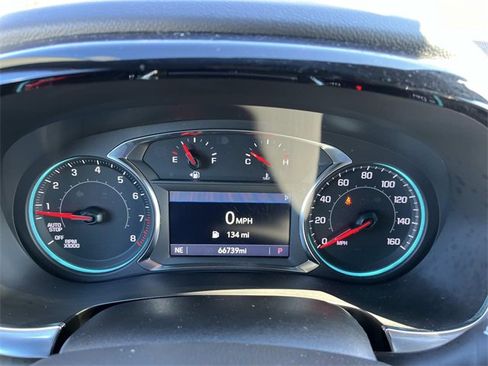 Used 2024 Chevrolet Traverse LT image 37