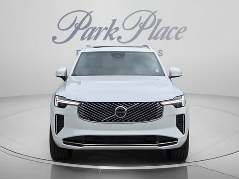 Used 2026 Volvo XC90 B5 Plus w/ Protection Package Premier AWD/4WD image 7