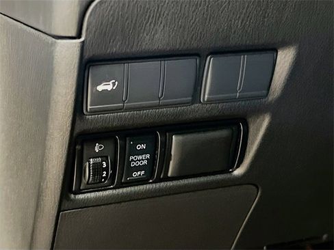 Used 2018 Nissan Armada SL w/ Moonroof Package image 19