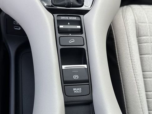 New 2026 Honda HR-V LX image 30