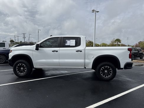 Used 2024 Chevrolet Silverado 1500 ZR2 w/ Technology Package image 7