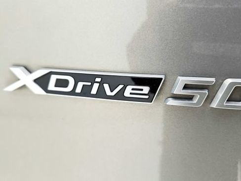 Used 2024 BMW iX xDrive50 w/ Premium Package AWD/4WD image 35