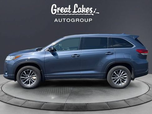 Used 2018 Toyota Highlander XLE AWD/4WD image 2