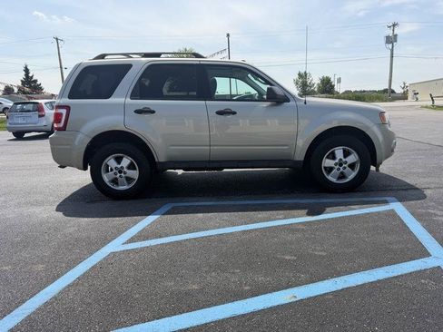 Used 2010 Ford Escape XLT AWD/4WD image 10