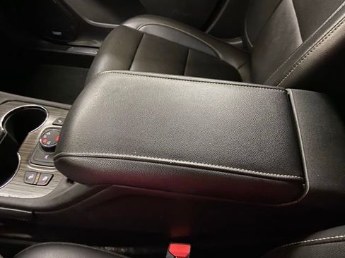 Used 2023 GMC Acadia SLT image 53