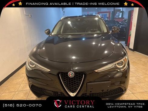 Used 2018 Alfa Romeo Stelvio AWD image 2