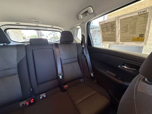 Used 2025 Nissan Rogue SV FWD image 39