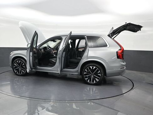 Used 2025 Volvo XC90 T8 Plus AWD/4WD image 36