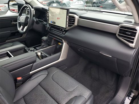 Used 2024 Toyota Tundra Limited image 4