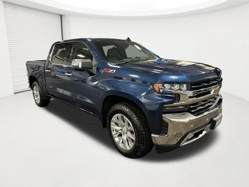 Used 2022 Chevrolet Silverado 1500 LTZ w/ LTZ Premium Package AWD/4WD image 3