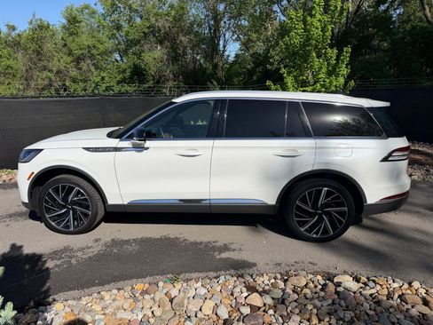 New 2026 Lincoln Aviator Reserve AWD/4WD image 2