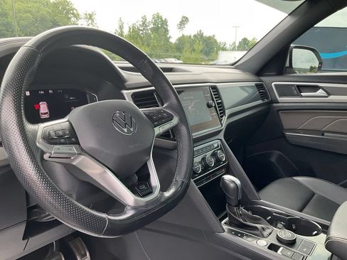Used 2022 Volkswagen Atlas Cross Sport SEL R-Line AWD/4WD image 15