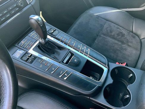 Used 2017 Porsche Macan S image 5