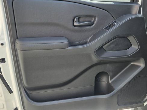 Used 2024 Nissan Frontier S image 17