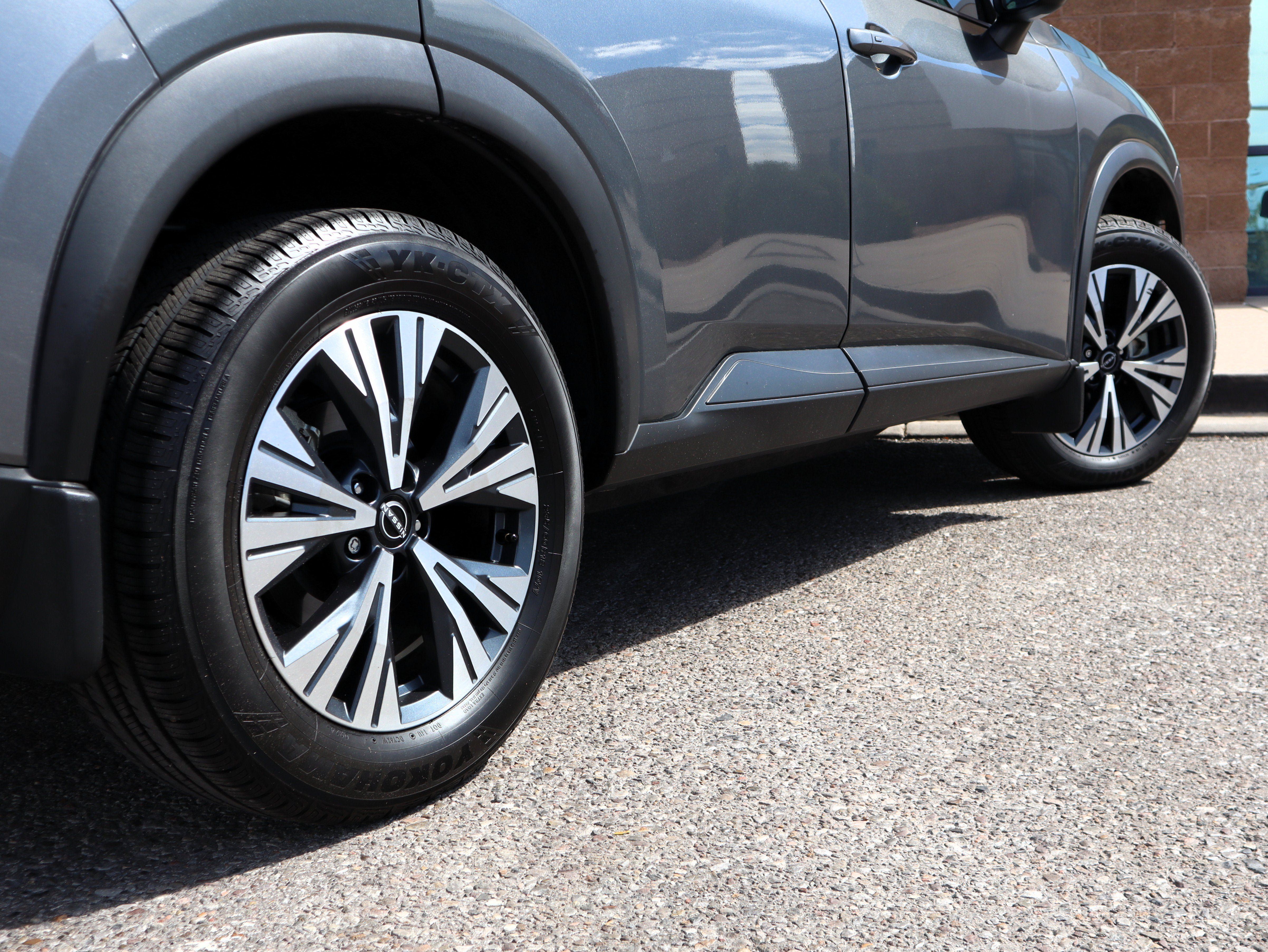 Used 2023 Nissan Rogue SV AWD/4WD image 11