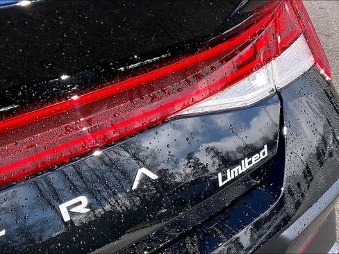 New 2026 Hyundai Elantra Limited image 9