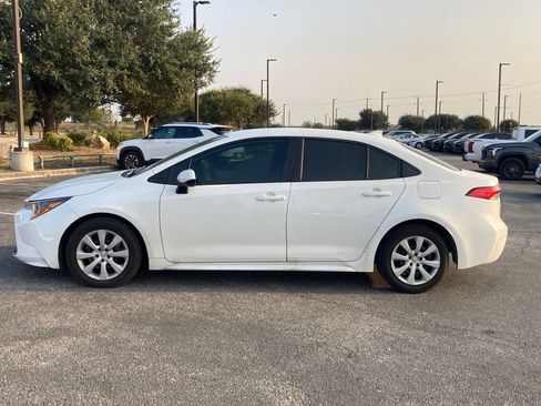 Certified 2026 Toyota Corolla LE FWD image 5