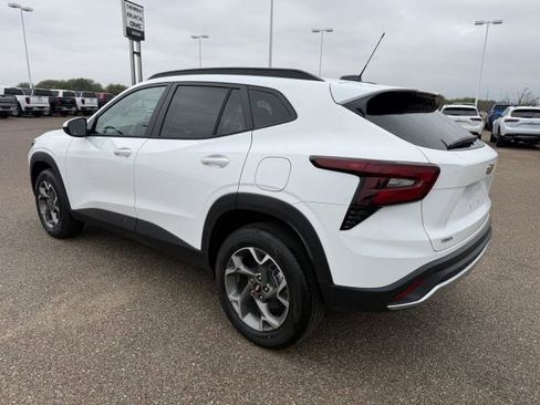 New 2026 Chevrolet Trax LT image 6