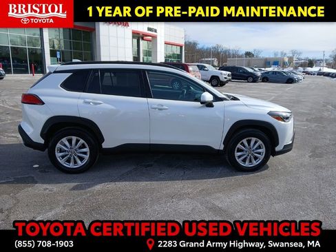 Certified 2022 Toyota Corolla Cross LE image 5