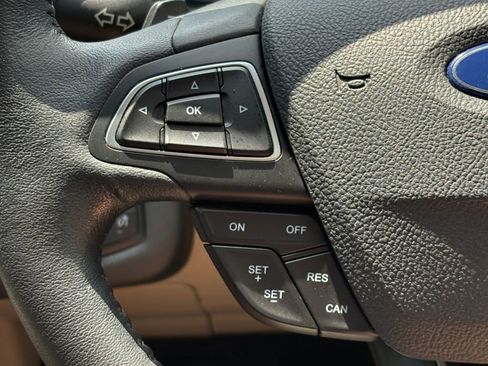 Used 2017 Ford Escape Titanium FWD image 19