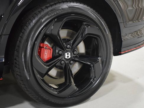 New 2025 Bentley Bentayga image 18