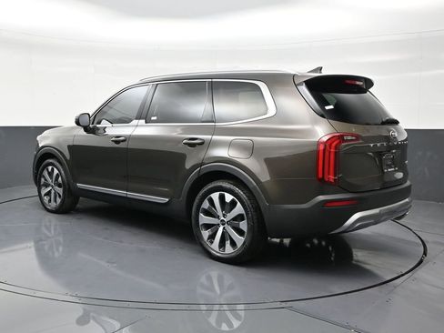 Used 2021 Kia Telluride EX w/ EX Premium Package FWD image 3