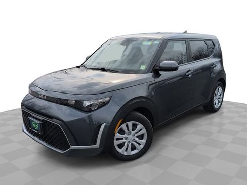 Used 2023 Kia Soul LX image 1
