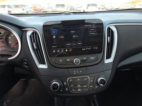 Used 2024 Chevrolet Malibu LT image 11