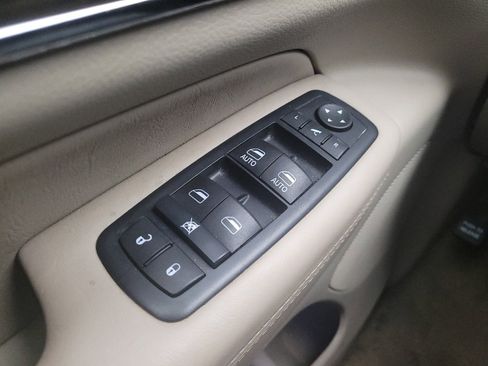 Used 2016 Jeep Grand Cherokee Overland image 27