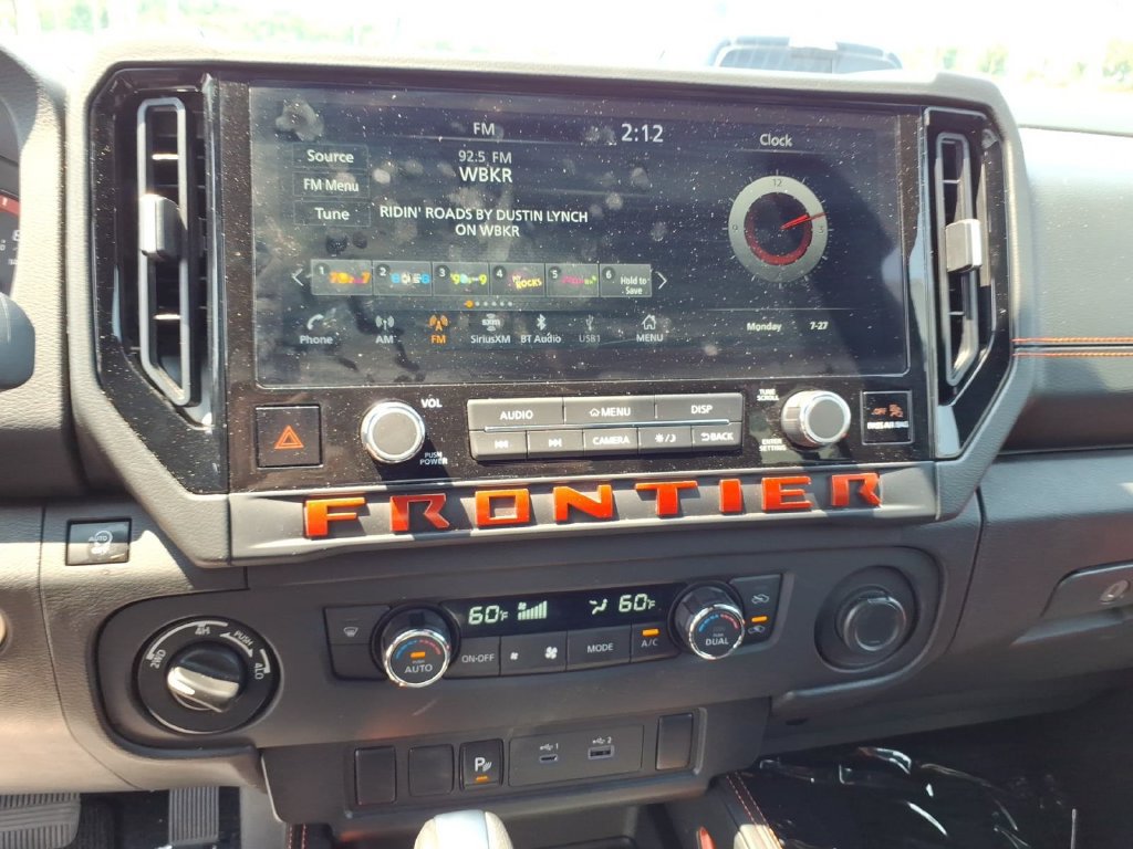 Used 2025 Nissan Frontier PRO-4X AWD/4WD image 13