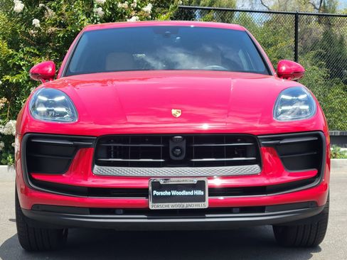 Used 2026 Porsche Macan AWD/4WD image 10