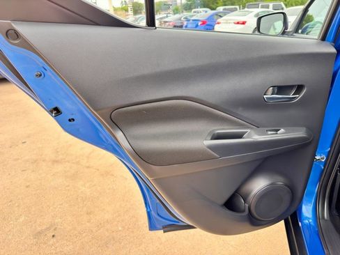 Used 2023 Nissan Kicks SV FWD image 12