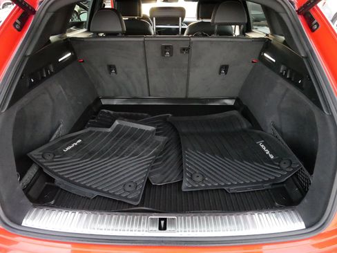 Used 2022 Audi e-tron Premium w/ Convenience Plus Package image 18