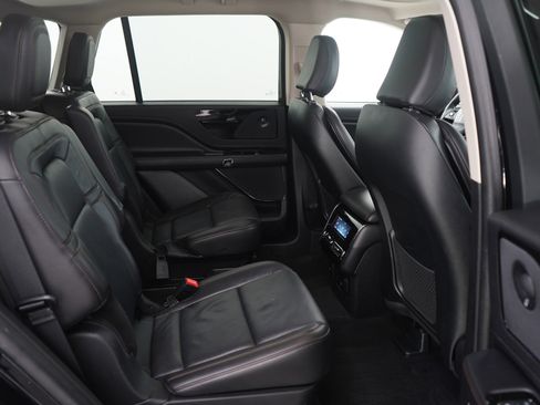 Used 2024 Lincoln Aviator Reserve w/ Equipment Group 201A image 12