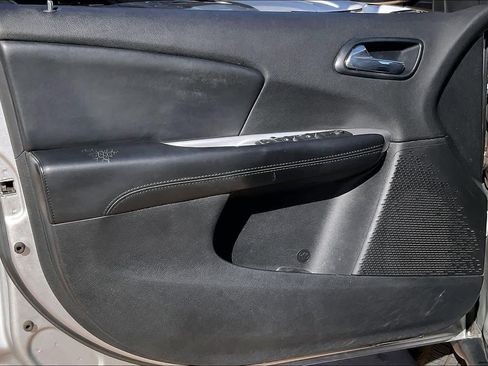 Used 2014 Dodge Journey SXT w/ Flexible Seating Group image 20